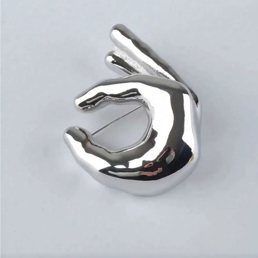 Silver Hand Gesture Brooch A1593